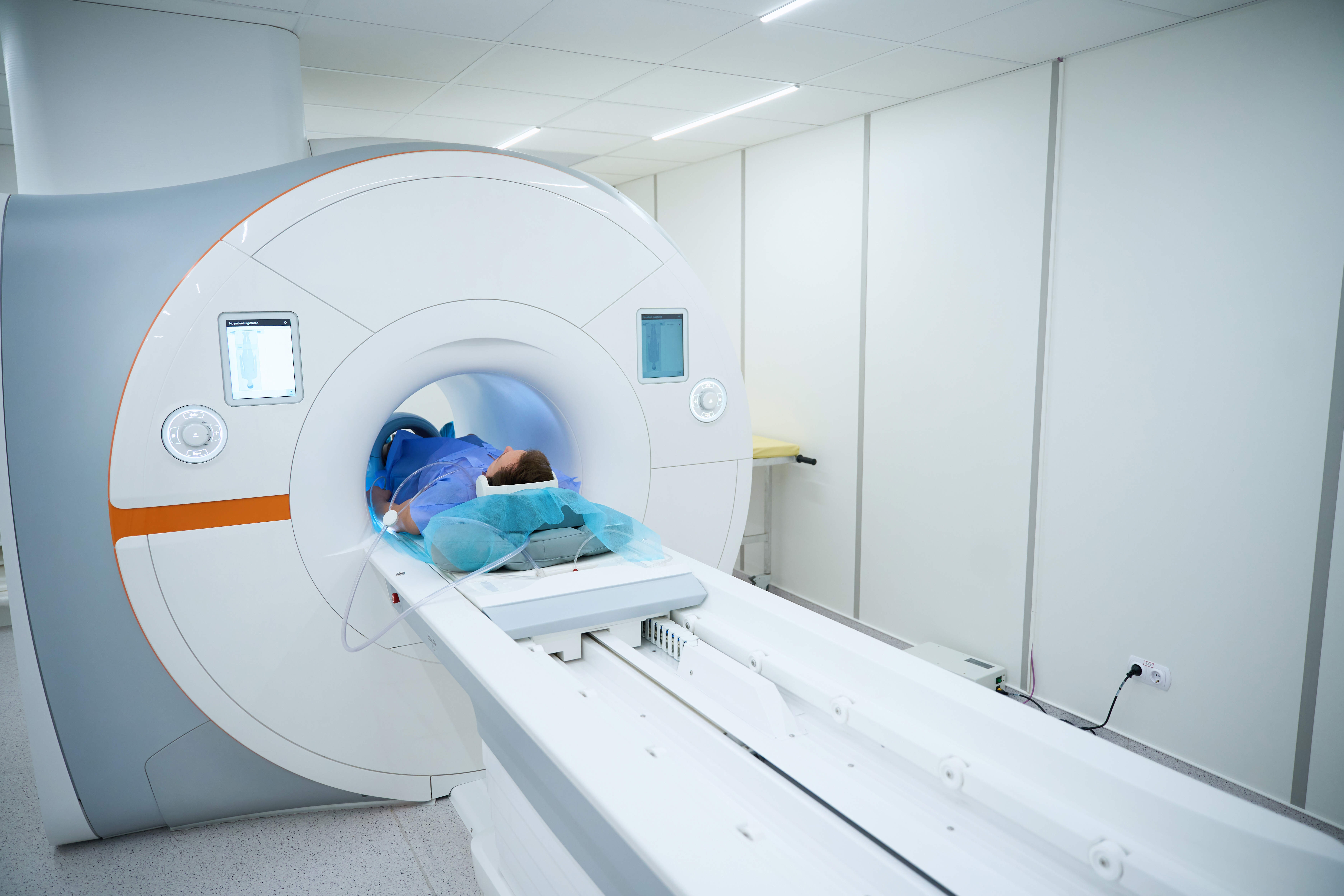 MRI scanner and patient